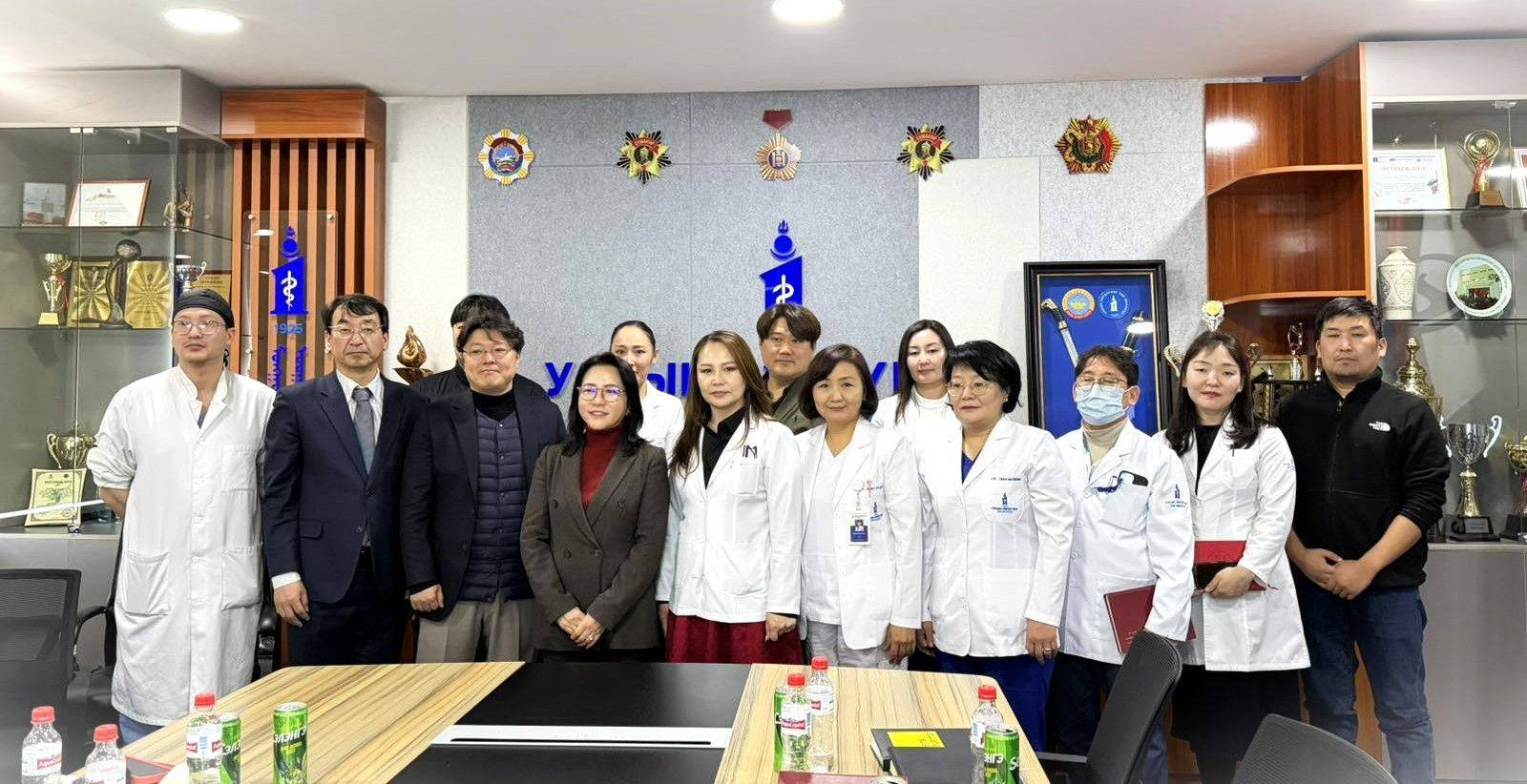 Улсын Нэгдүгээр Төв Эмнэлэгт БНСУ-ын e-ICU төслийн баг айлчилж, хамтын ажиллагааны талаар хэлэлцэв